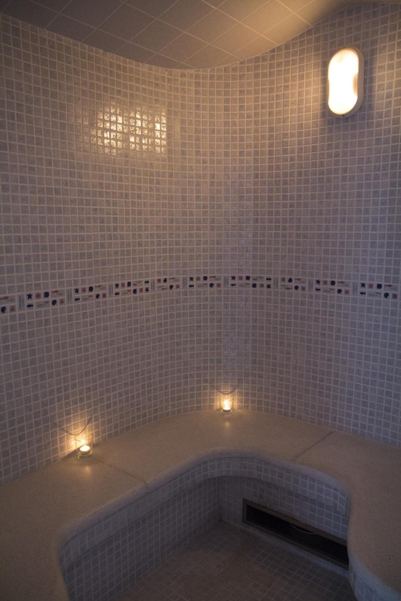 Pavi Apts Ljubljana - Private Rooftop Swimming Pool الغرفة الصورة